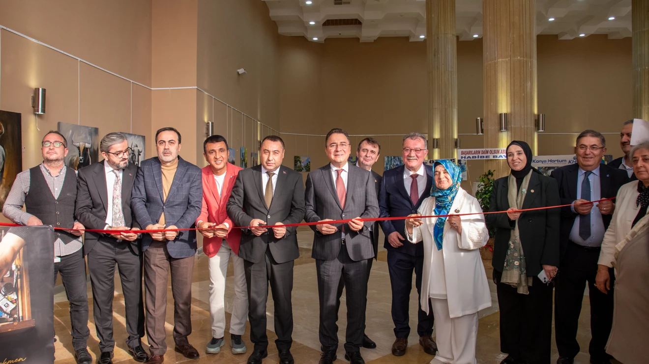 “Saklı Kalan Fırçam” başlıklı resim sergisi Selçuk Üniversitesinde açıldı